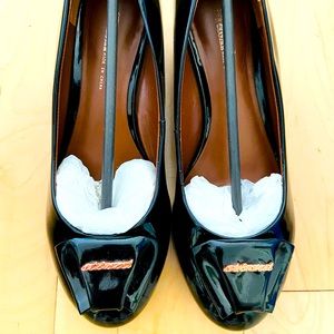 Women leather shoes in size 7